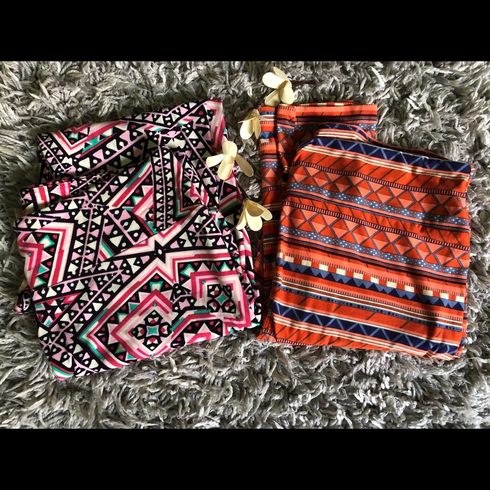 Lot of 2 pair Lularoe TC leggings